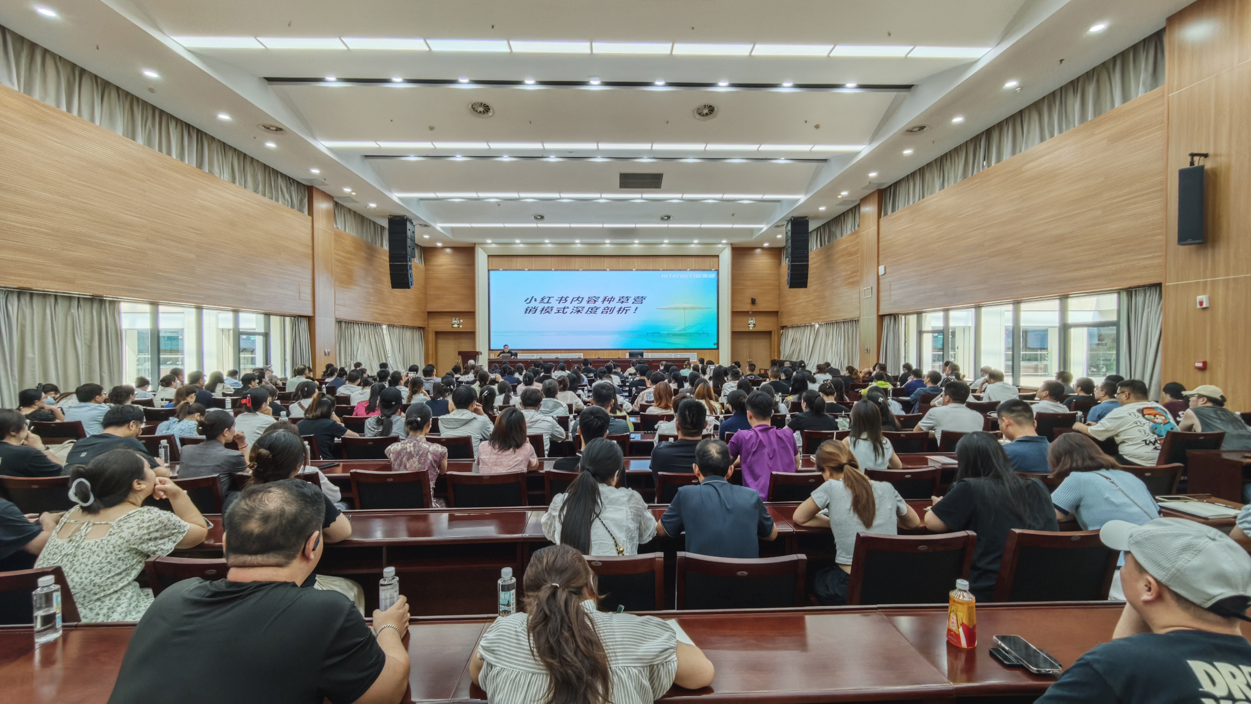 流量时代新答卷：日辰王牌讲师团助力洛阳新媒体人才破圈成长！
